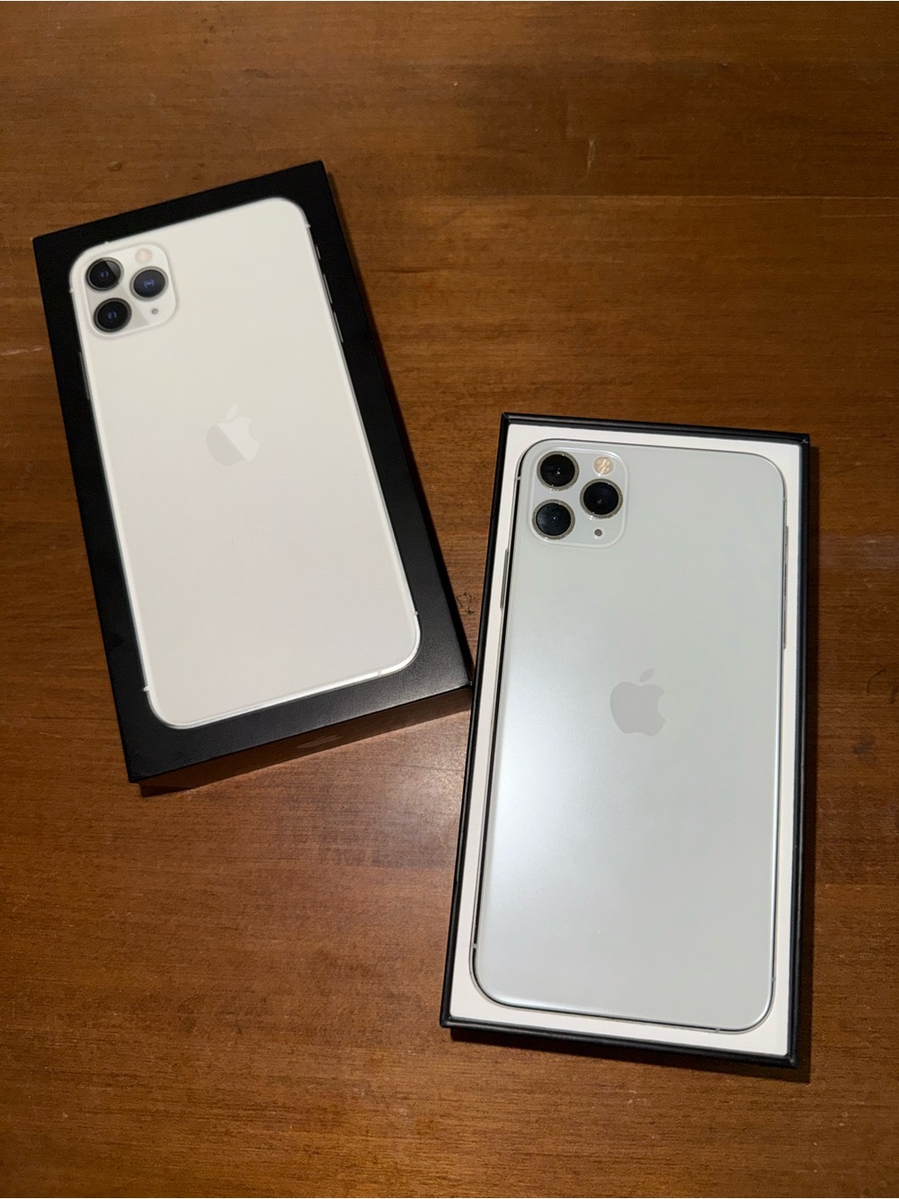 Apple iPhone 11 Pro Max - Silver/White Back